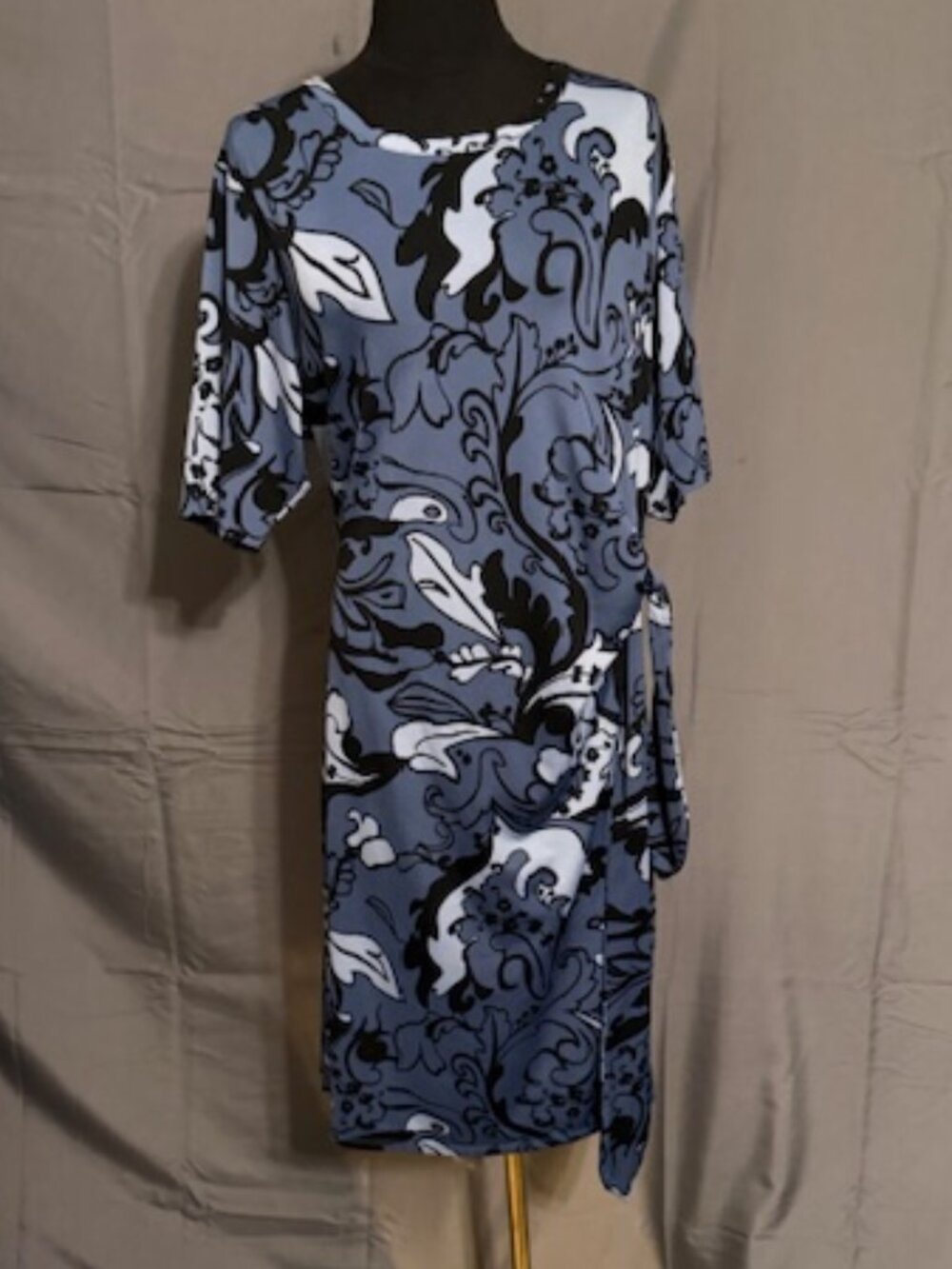 AVENUE STUDIO Dress Size 22/24